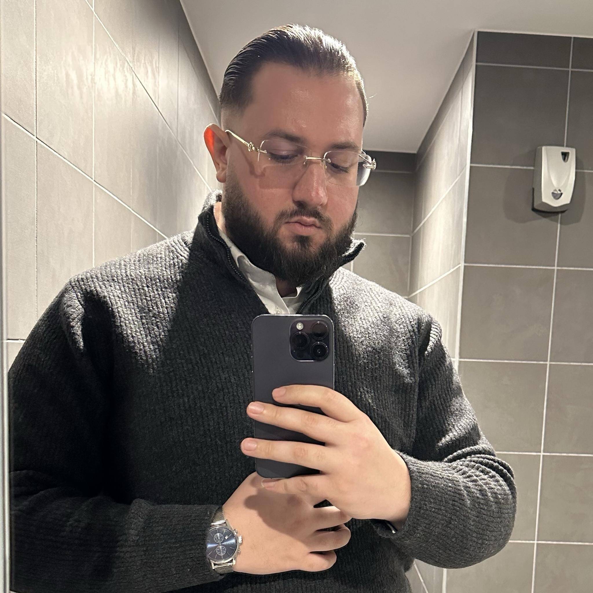 Younes Nili