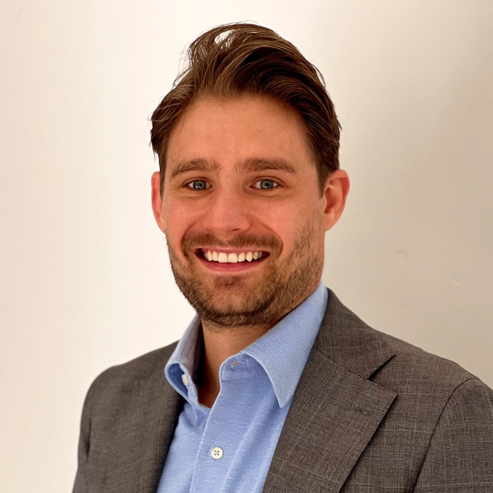 Riccardo  - Finance, ESG, Project Management Consultant