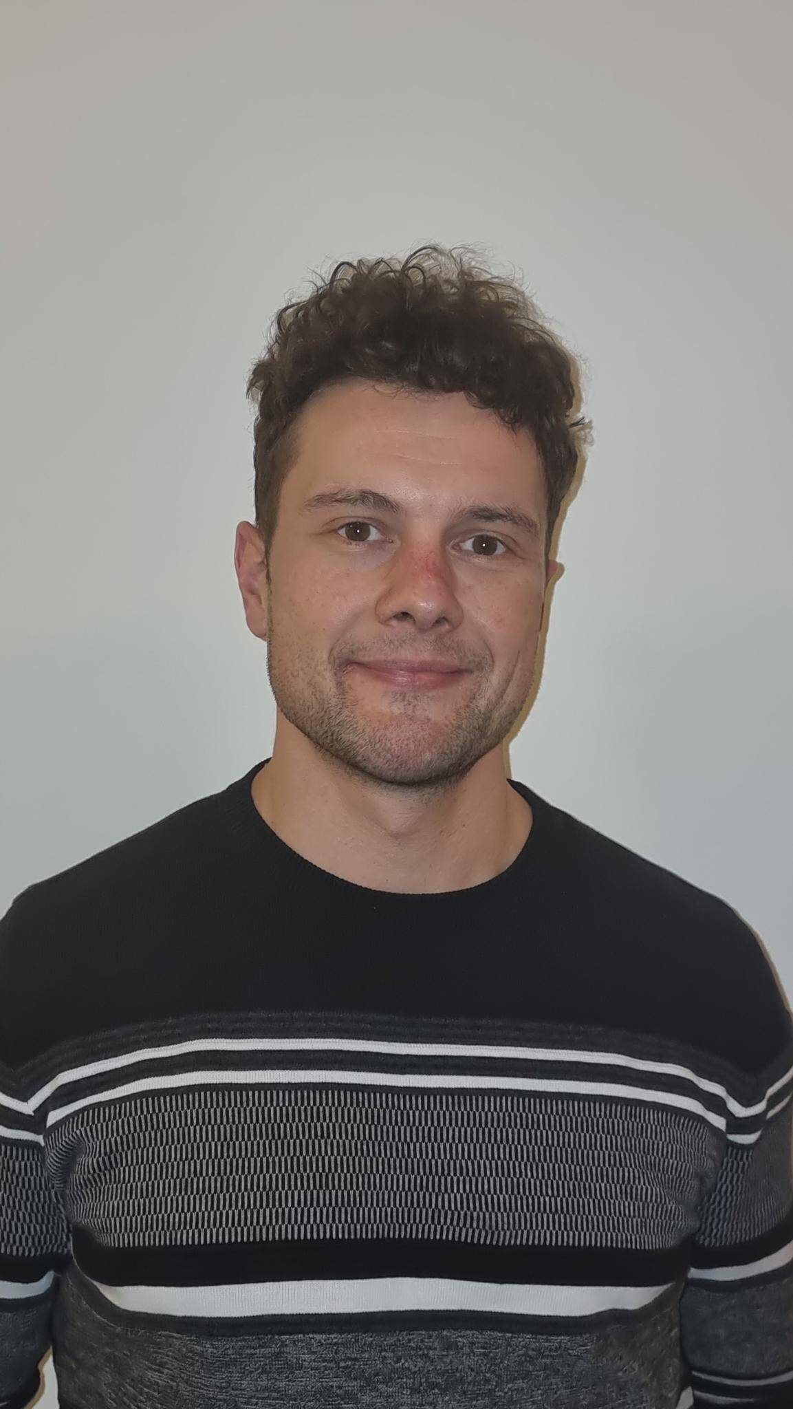 Max G. - PowerApps | Sharepoint | Data Science & Dashboards