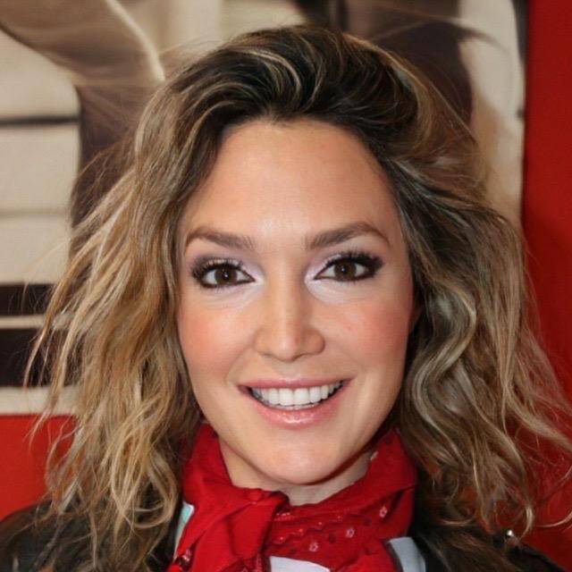 Beth Cohen - Locutora con estudio profesional