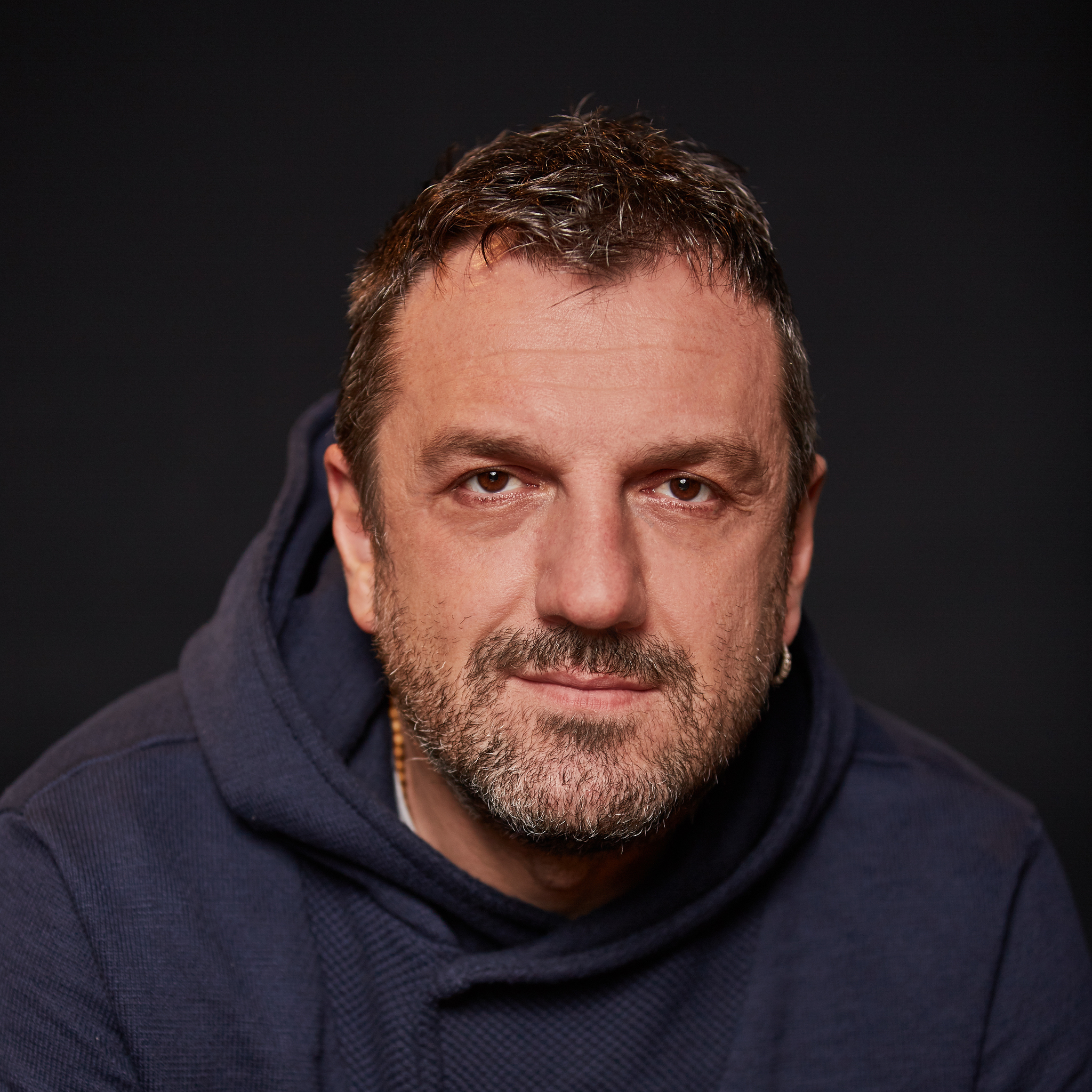 Aleksandar S. - Art Director/Konzept/Digital/Print/Video/Web/Music