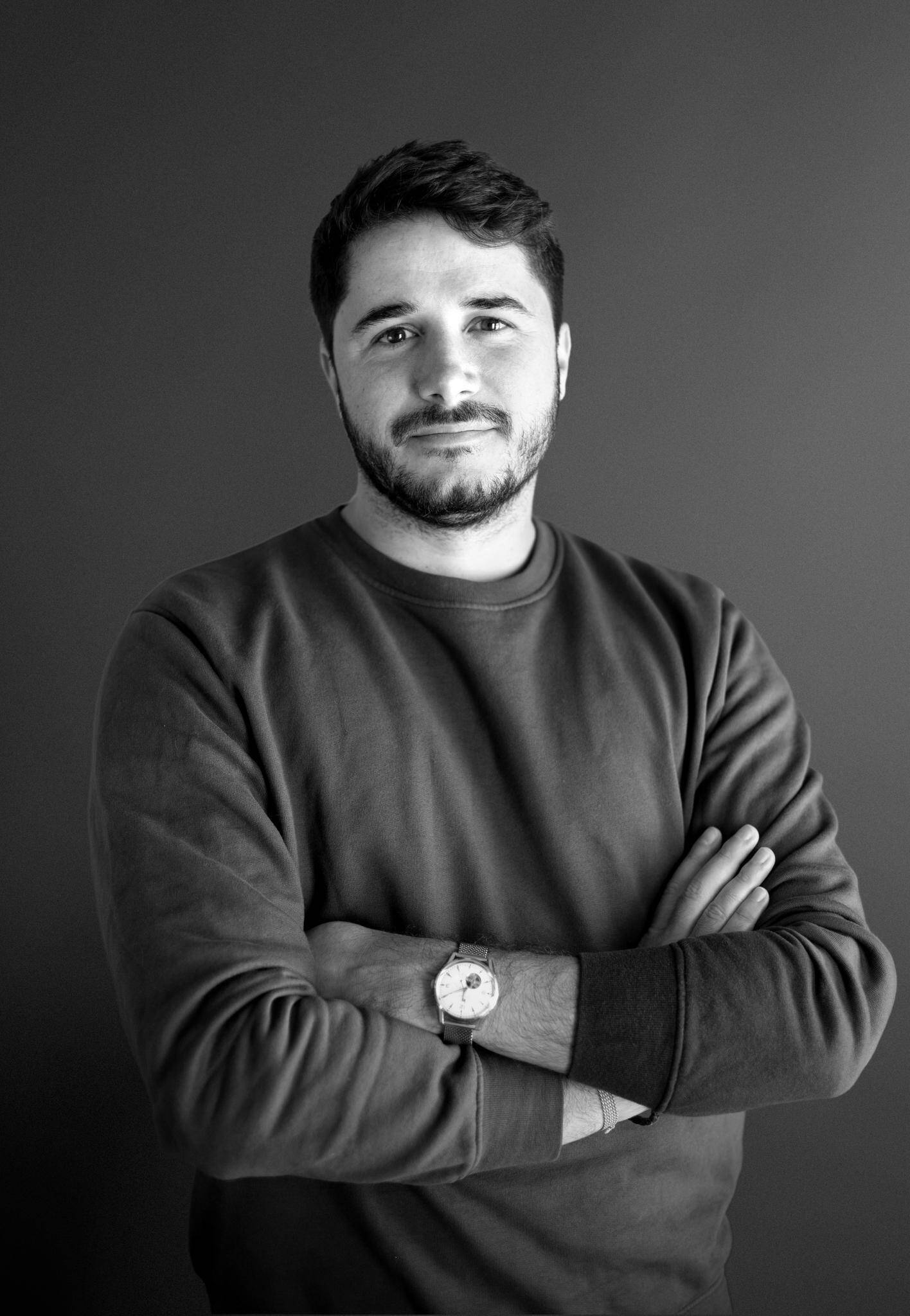 Simon L. - Data Analyst