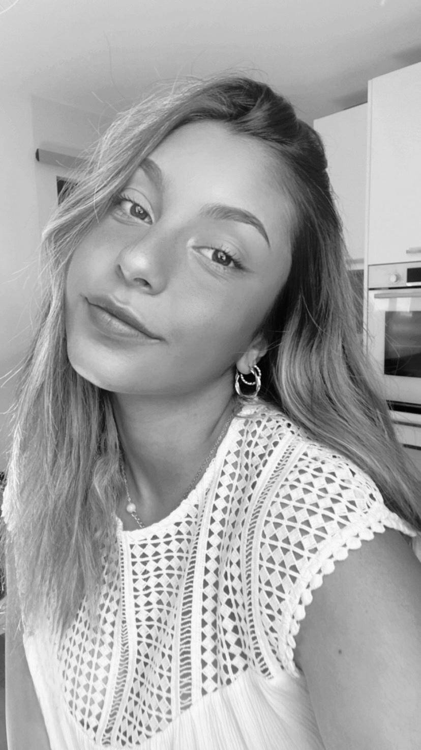 Zoé Rivière - Social Media Manager & Community Manager