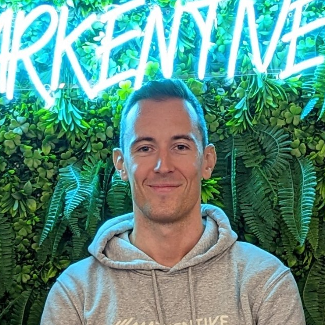 Thomas L. - Chef de Projet CRM - Salesforce/Hubspot