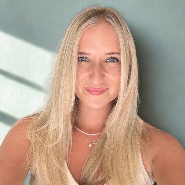 Laura Müller - Customer Support Specialist