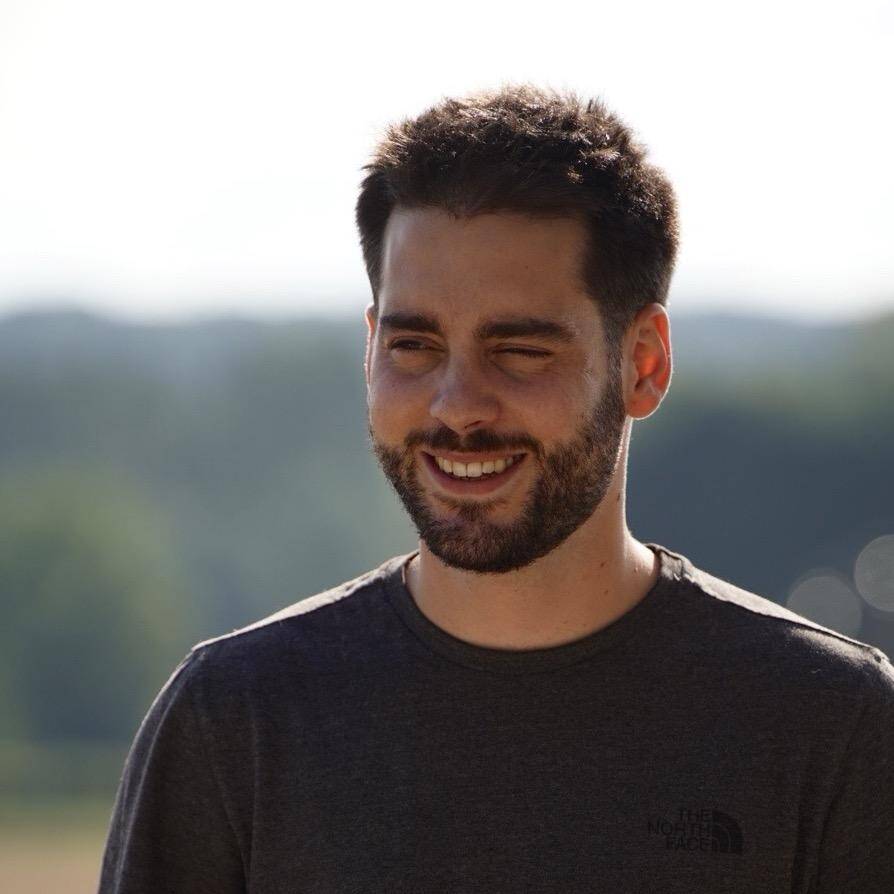 Valentin Charbit - Réalisateur / Cadreur / Monteur / Site web 