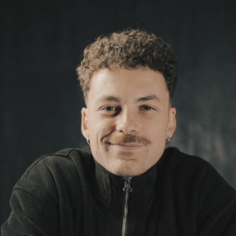 Mario Flores - Copywriter creativo / Estrategia para marcas