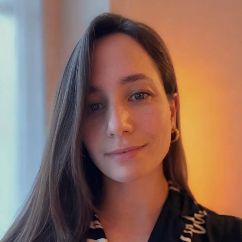 Cindy  - Voix off féminine - Doublage - Home Studio