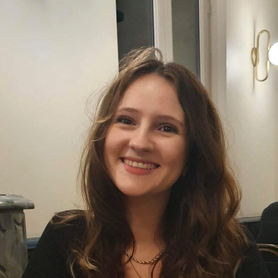 Lisa  - Cultural Project Manager | Art & Exhibitions