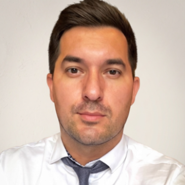 Stanislav  - Senior Category Manager (Procurement & Purchasing)