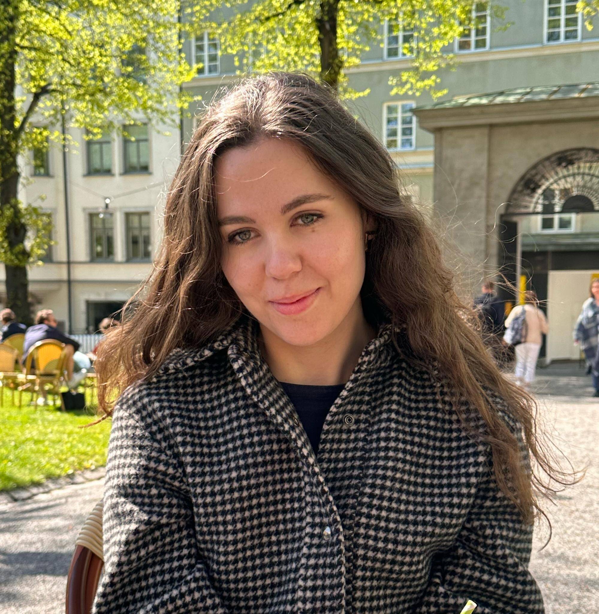 Sarah  - Social Media Manager / Community & Content Manager