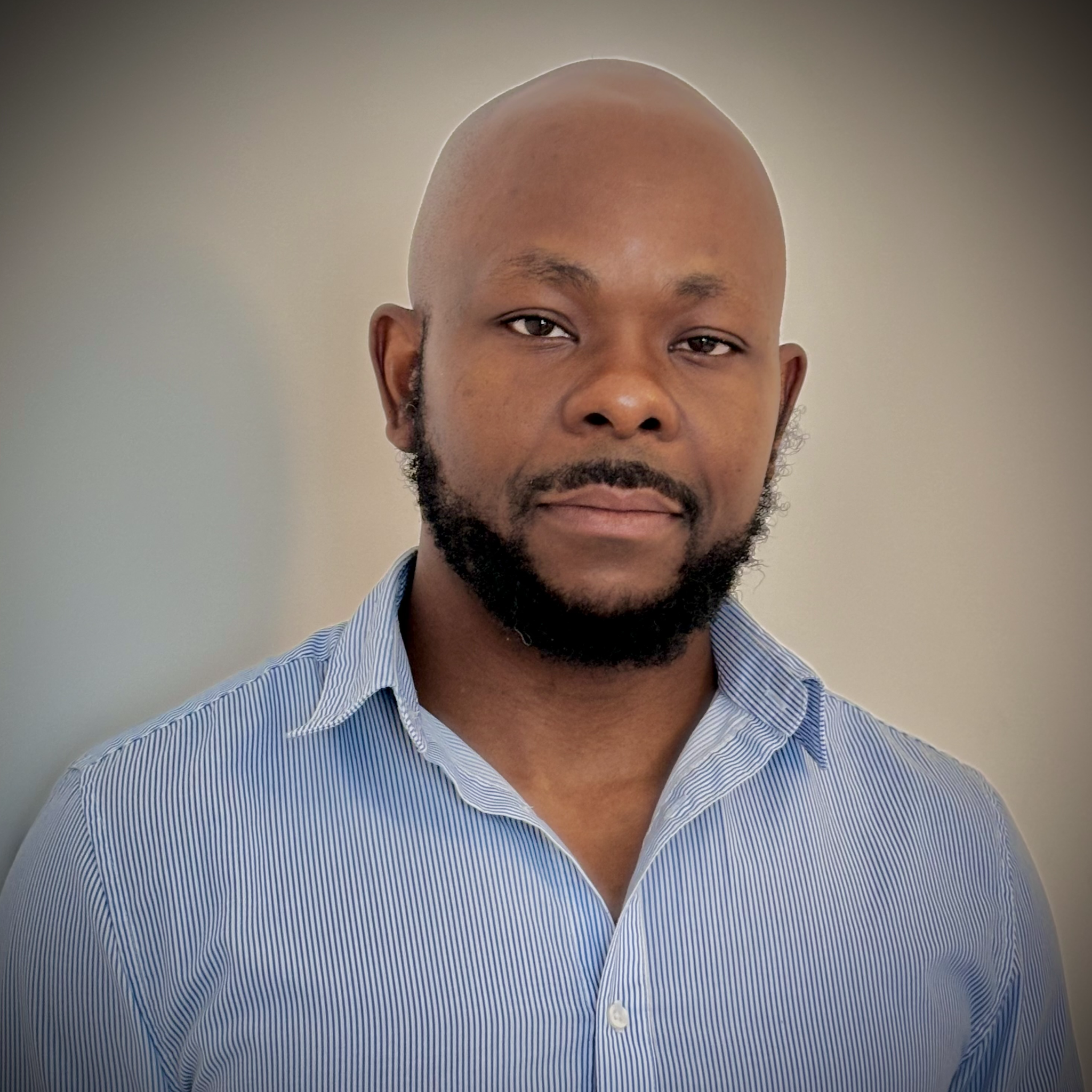 Francis M. - Consultant management Innovation:CIR/JEI/marketing