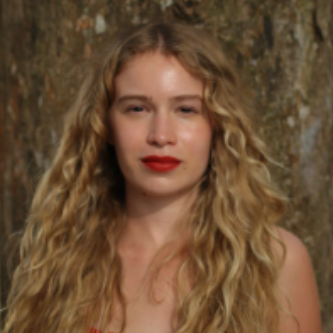 Clémence Schmitt - Cheffe de produits junior