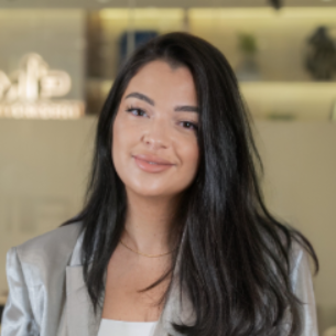 Sarah Dahmani - Responsable des réseaux sociaux /assistante com
