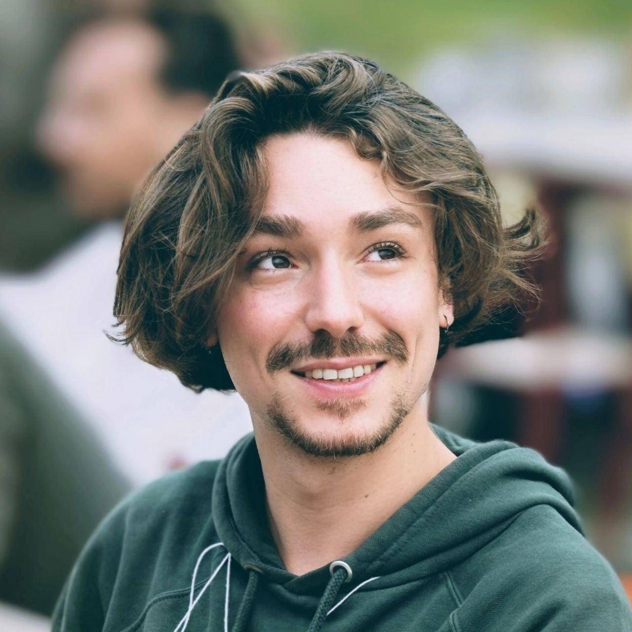 Martin Kinoo - Dev Frontend · React, Svelte, Vue