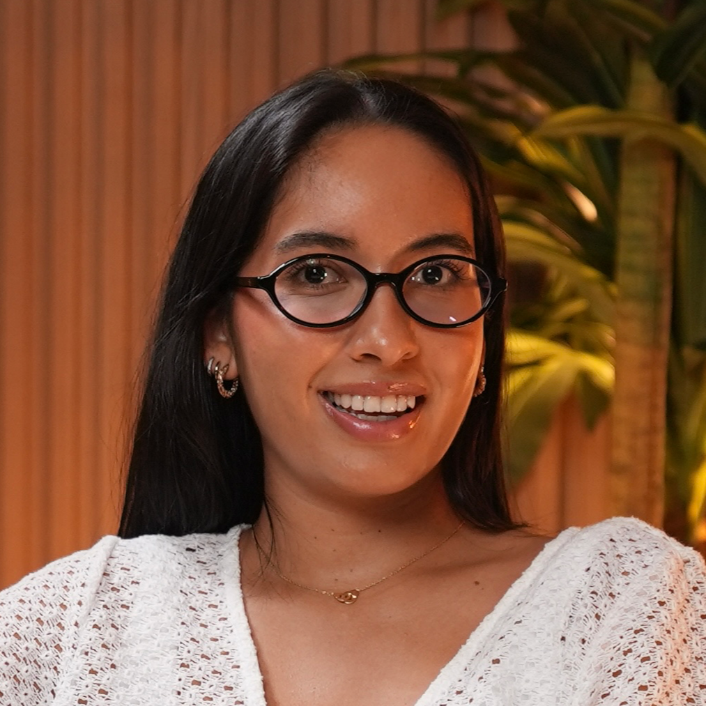 Sanjali T. - Community Manager | Coach Réseaux Sociaux 