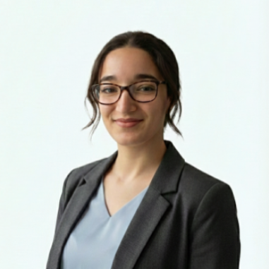 Chanez Boularbi - Chargée de clientèle & communication