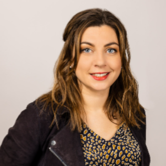 Amélie  - Data Strategy Expert, Data Governance & Data Mgmt