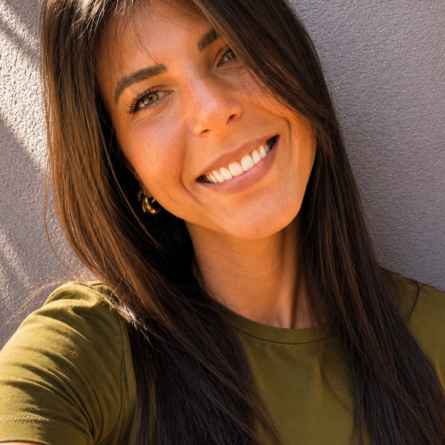 Jade D. - communication - graphisme - web - social media