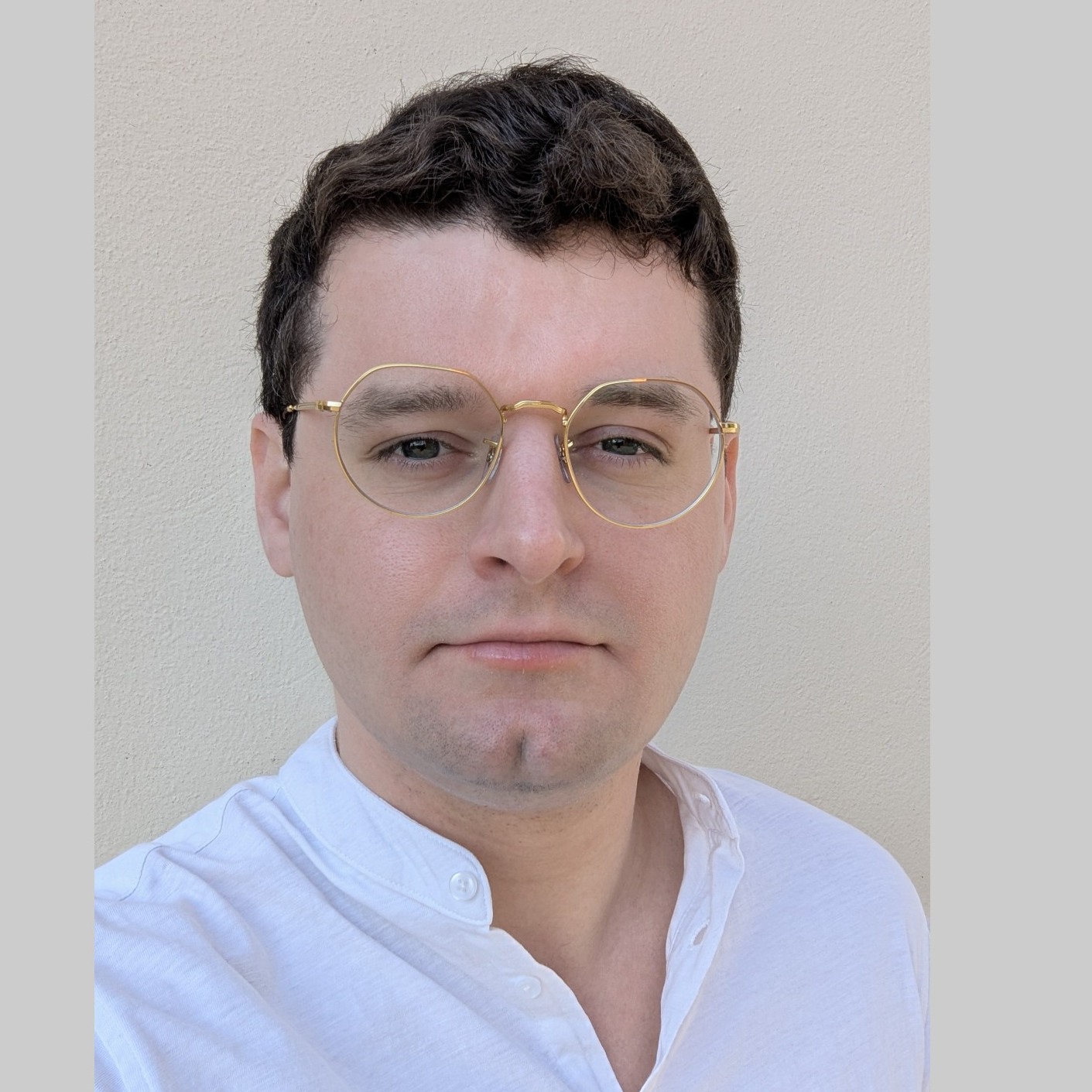 Bajro Nuhanovic - Pro Translator & Interpreter: 4+ Languages