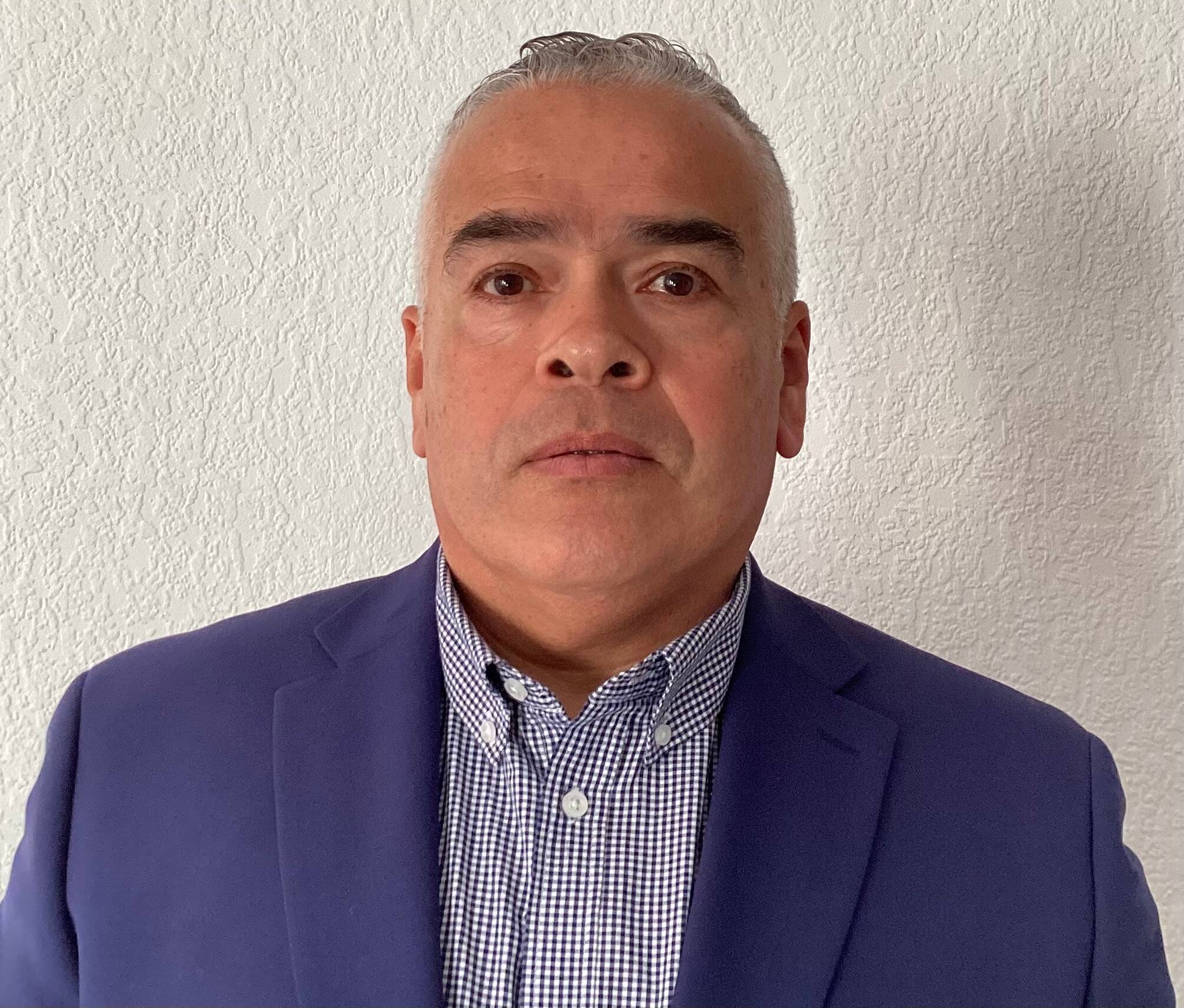 William Madrid - Native English and Spanish interpreter translator