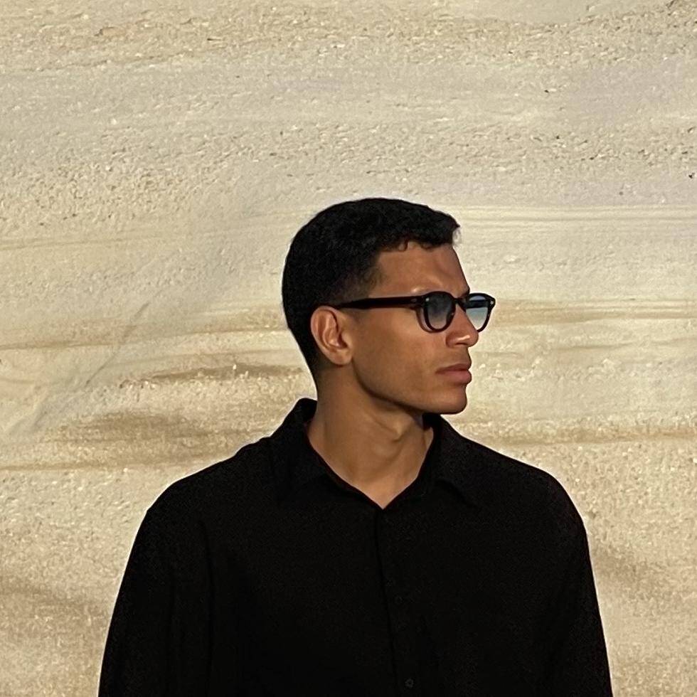 Yacine M. - Juriste - Contract Manager