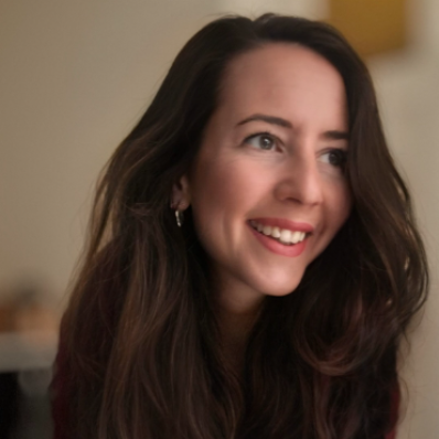 Raisa  - Communications Advisor