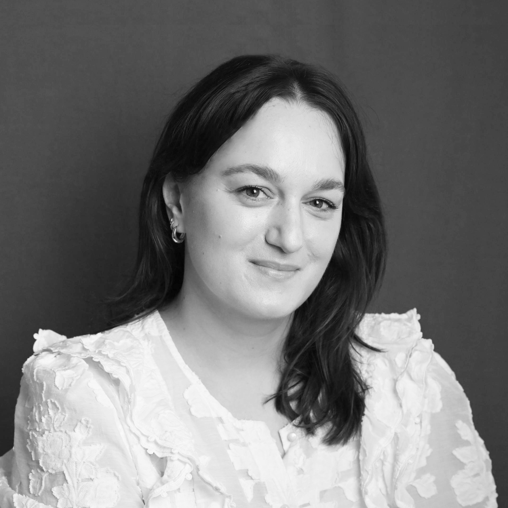 Léa Thomas - Consultante Media et Marketing Digital | SEA - SMA
