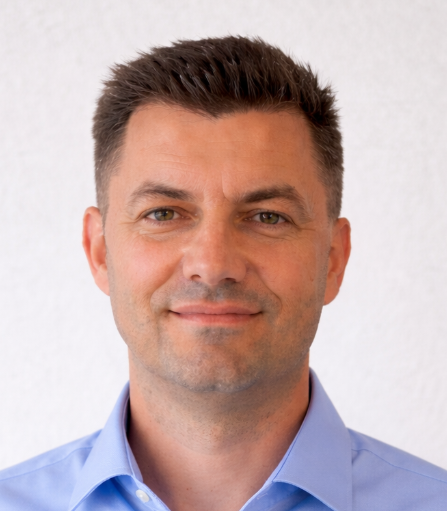 Velizar Todorov - Senior Hybrid & Multi-Cloud Architect