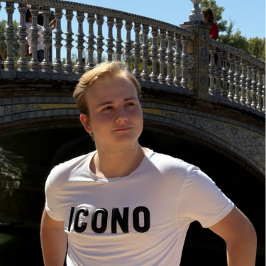 Sergio  - Full-Stack Developer & IT Infrastructure Specialis