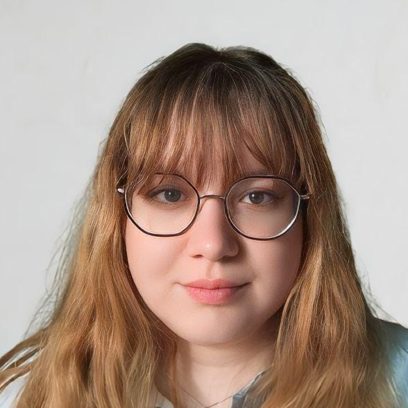 Justine  - D teacher, French as a Foreign English teacher and translator