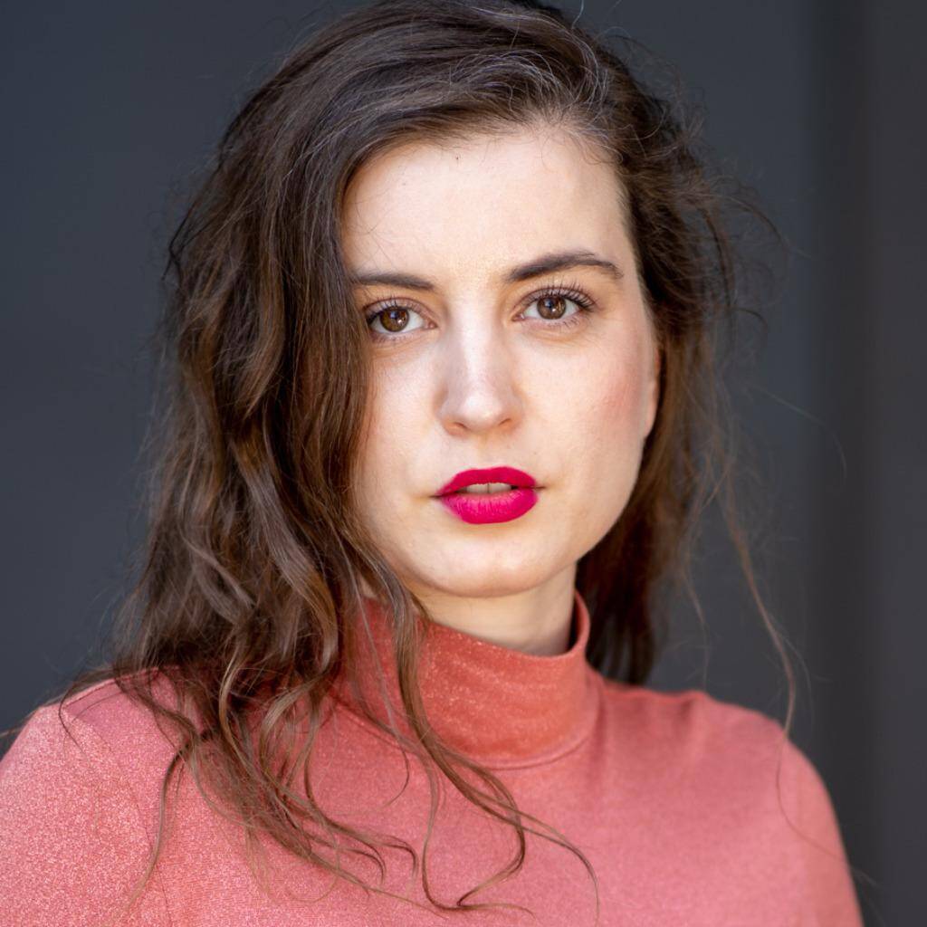 Janine Konerow - Online-Marketing, Content Creator, Filter Design