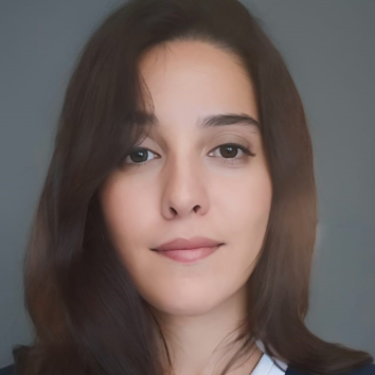 Nadia  - Fractional Operation architect | Scale | Org Bias