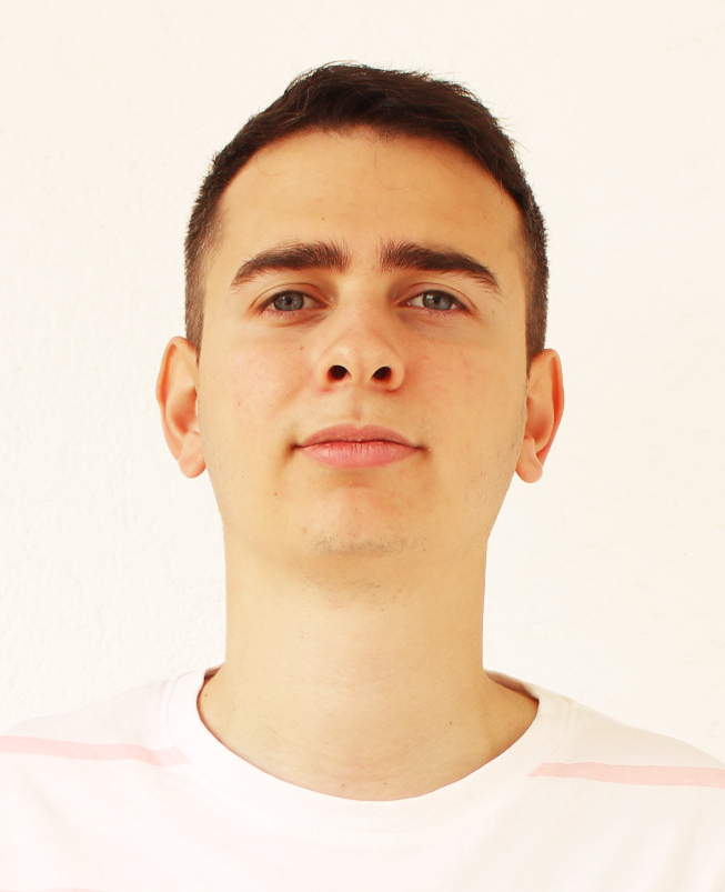 Óscar Martínez - Motion designer y editor de vídeo