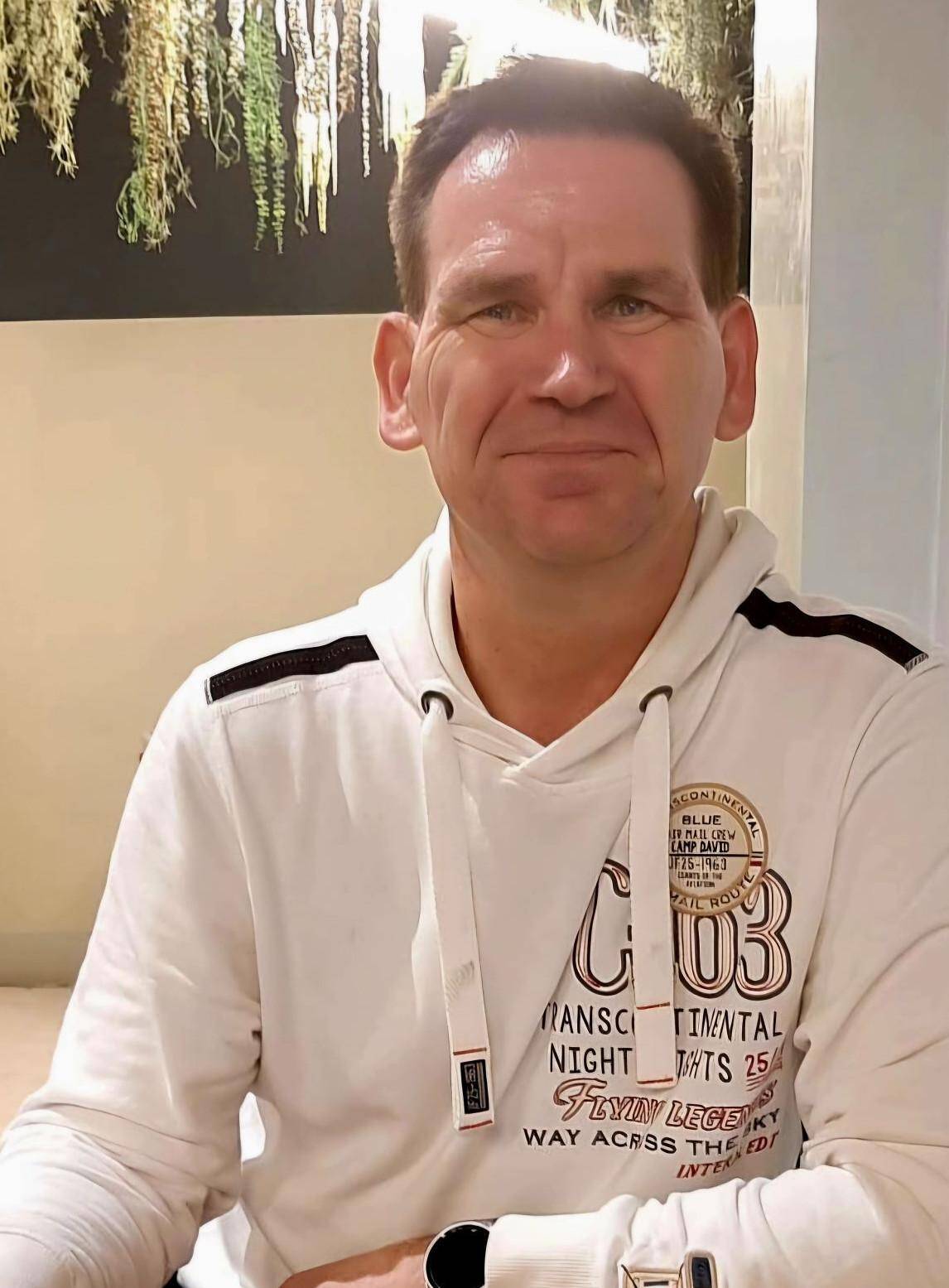 Frank  - Agile Coach, Scrum Master & IT Project Manager