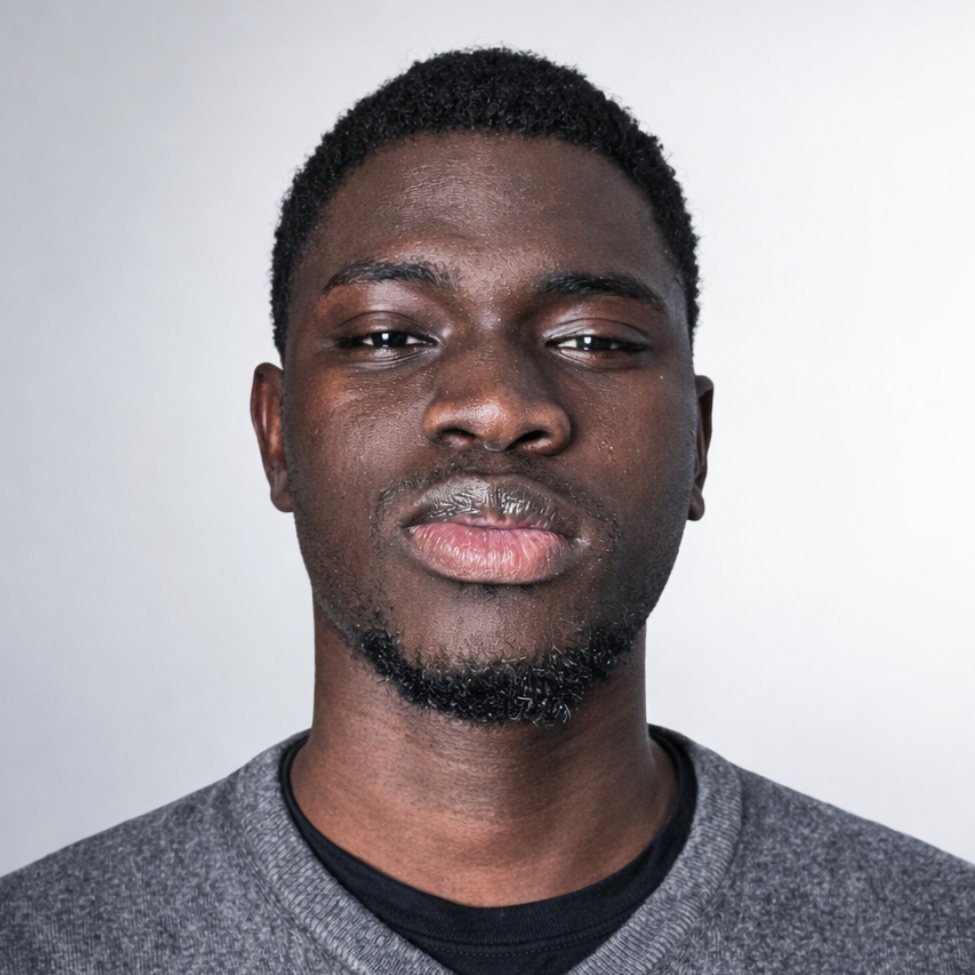 Aly  - Assistent des Dirigenten von Travaux