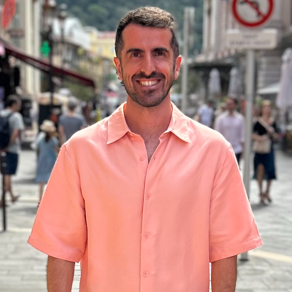 Romain Salomon - Communicant/Chef de projet éditorial/Journaliste