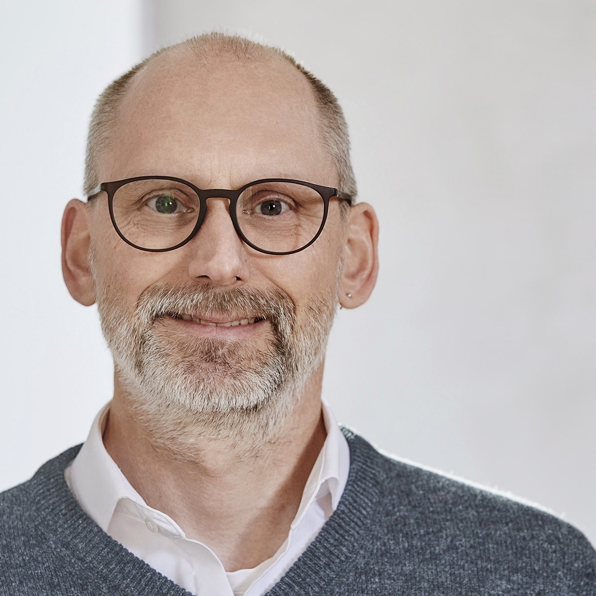 Hendrik S. - Senior Analyst Marketing Mix Modeling 