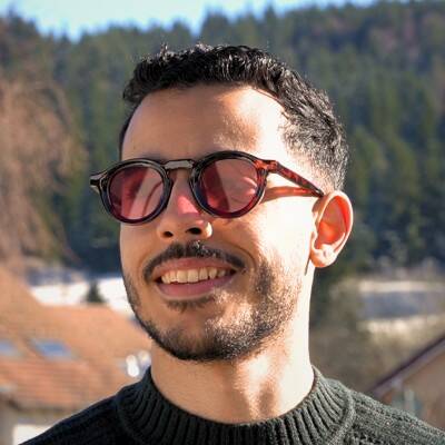 Younes Najjaj - Consultant Marketing Digital | Créateur de Contenu