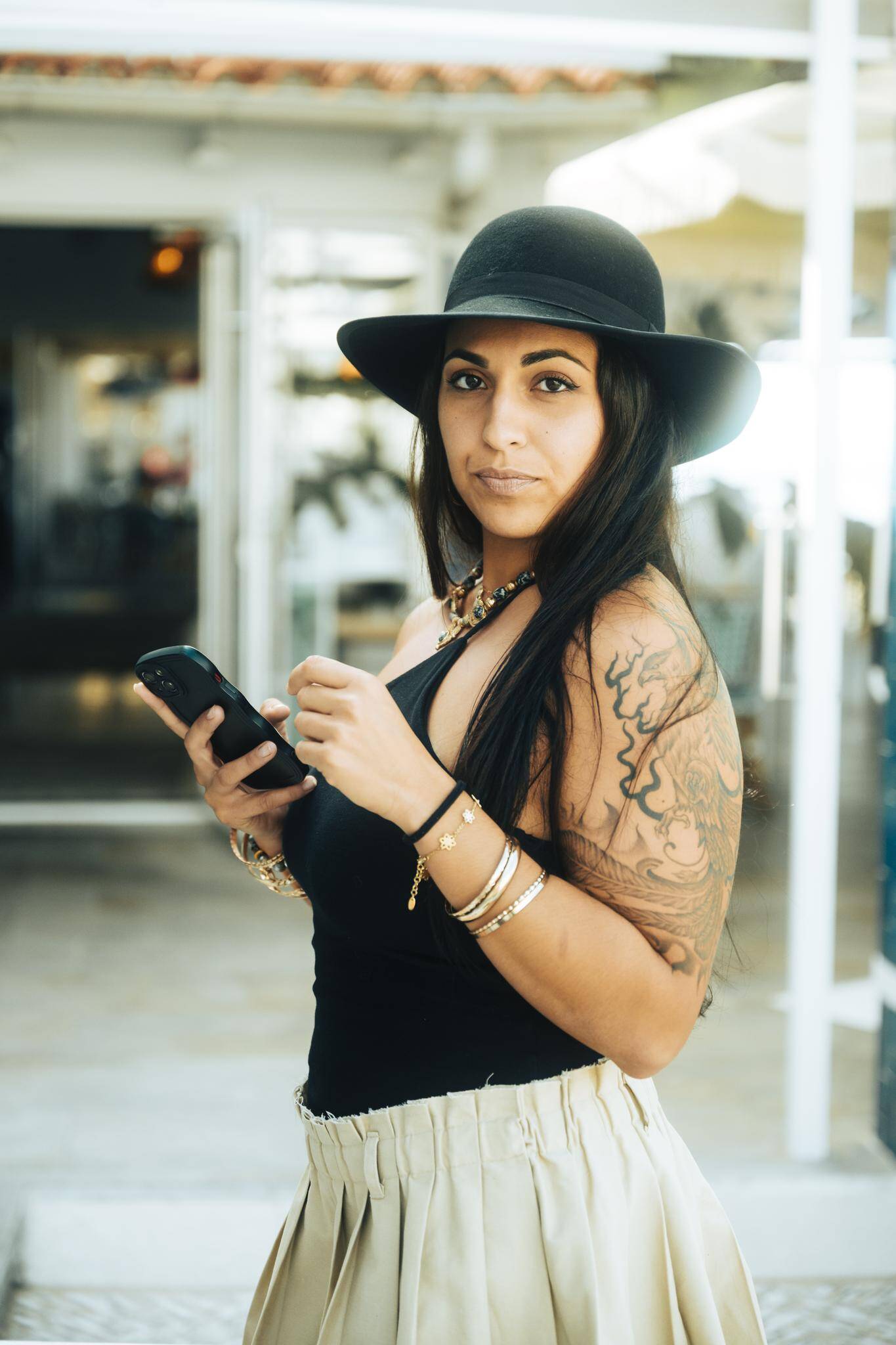 Izria B. - Webdesigner UI/UX  | Graphiste | Community Manager