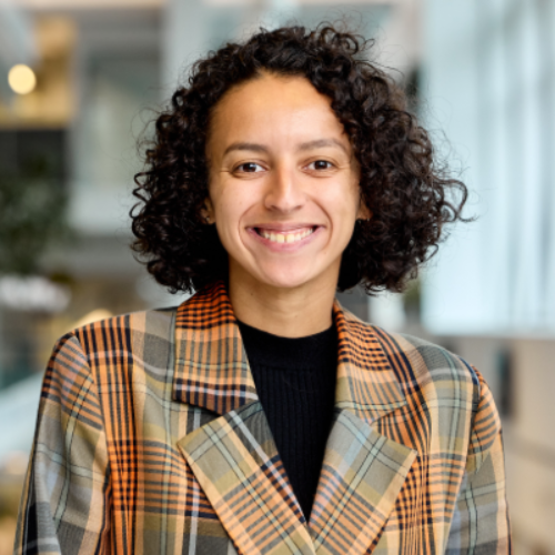 Inès E. - Experte CRM & gestion de projets marketing