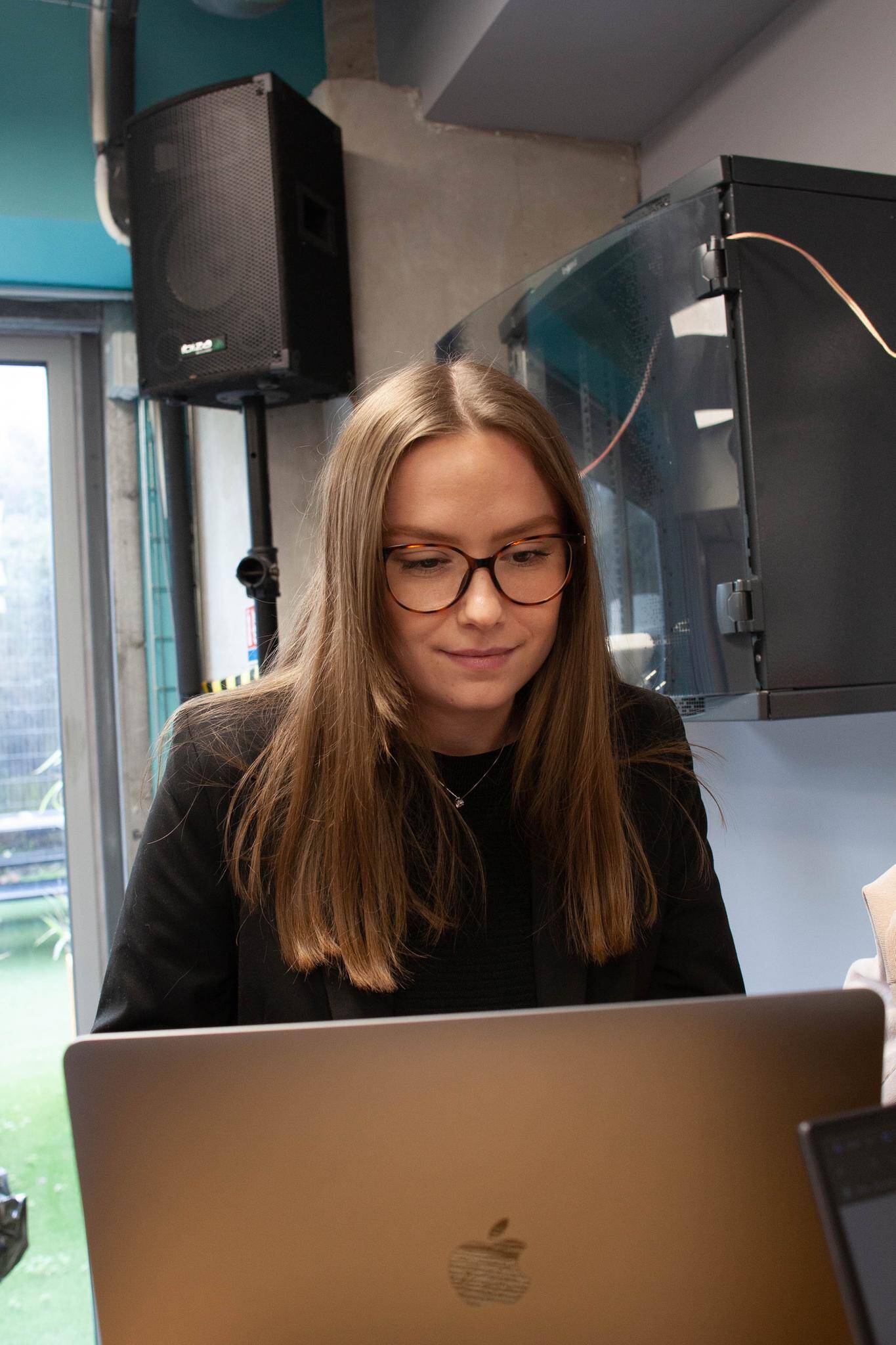 Leslie Diais - Community Manager Freelance