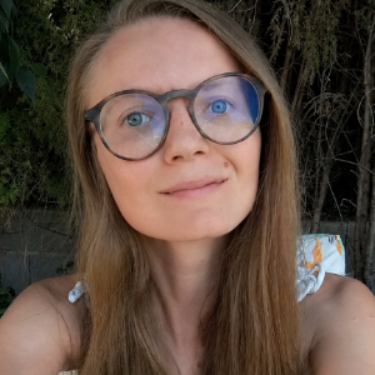 Lucie Mercy - RÉDACTRICE CRÉATIVE TRILINGUE