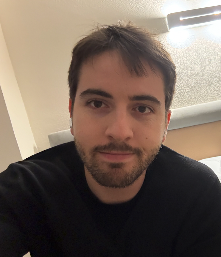 Adrián M. - Desarrollo Web, Apps y Expertos en Integración