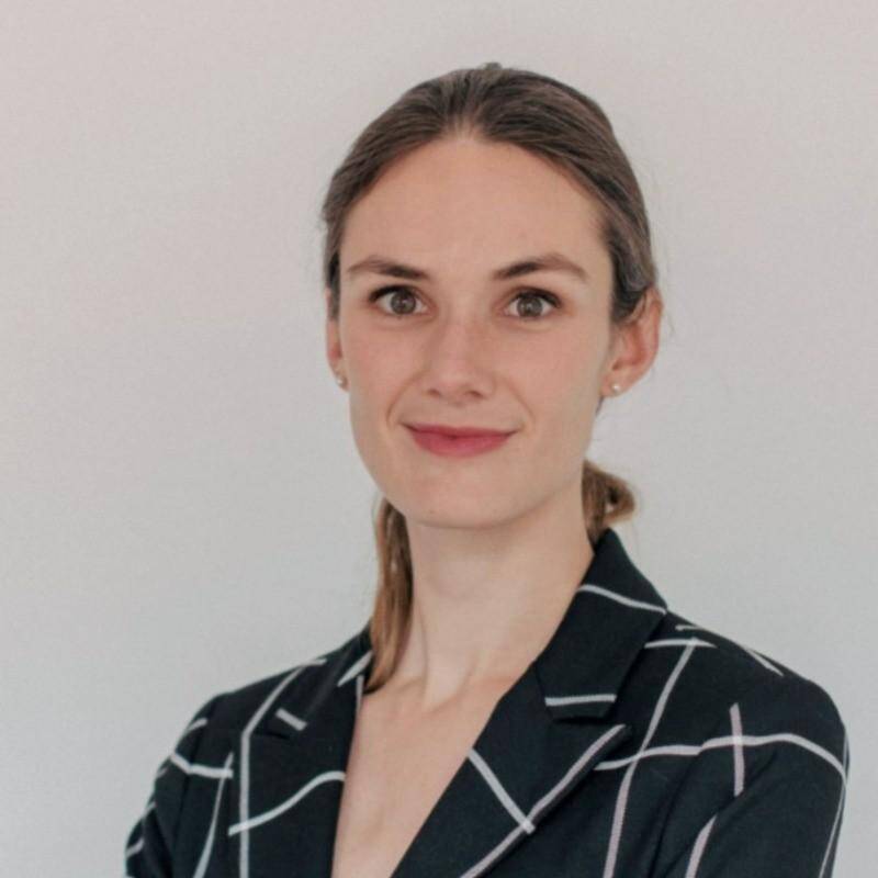 Caroline  - Energy & Infra Finance Consultant (EN-FR-SP-PT)