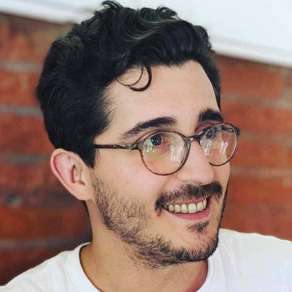 Édouard  - Étude complète de votre projet photovoltaïque.