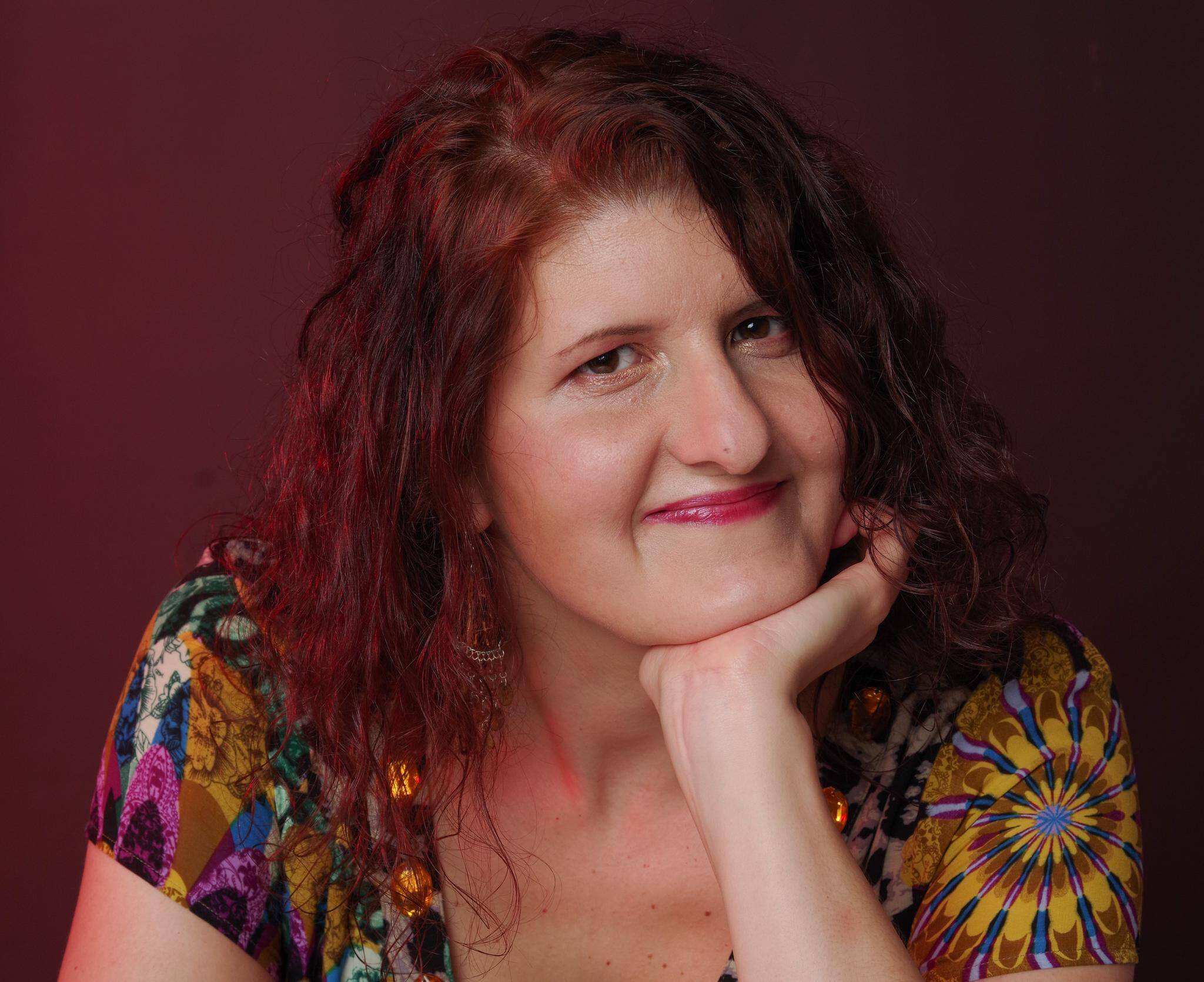 Maria Dolors Sanchez - #ReadyToHelp English & Spanish Community Manager
