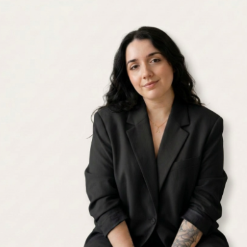 Nellia Theurier - Freelance CM et UGC