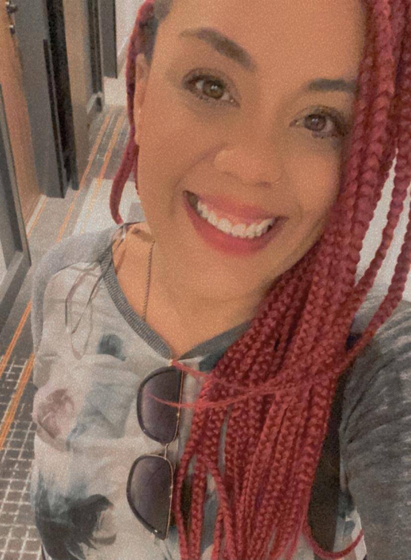 Flávia Lobato