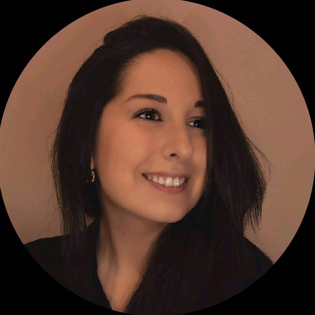 Cristina  - Social Media & Copywriting